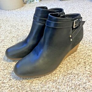 Dr Scholls Pointe Black Ankle Boots Wedge Heel Buckle Side Zip Women's Size 9 M